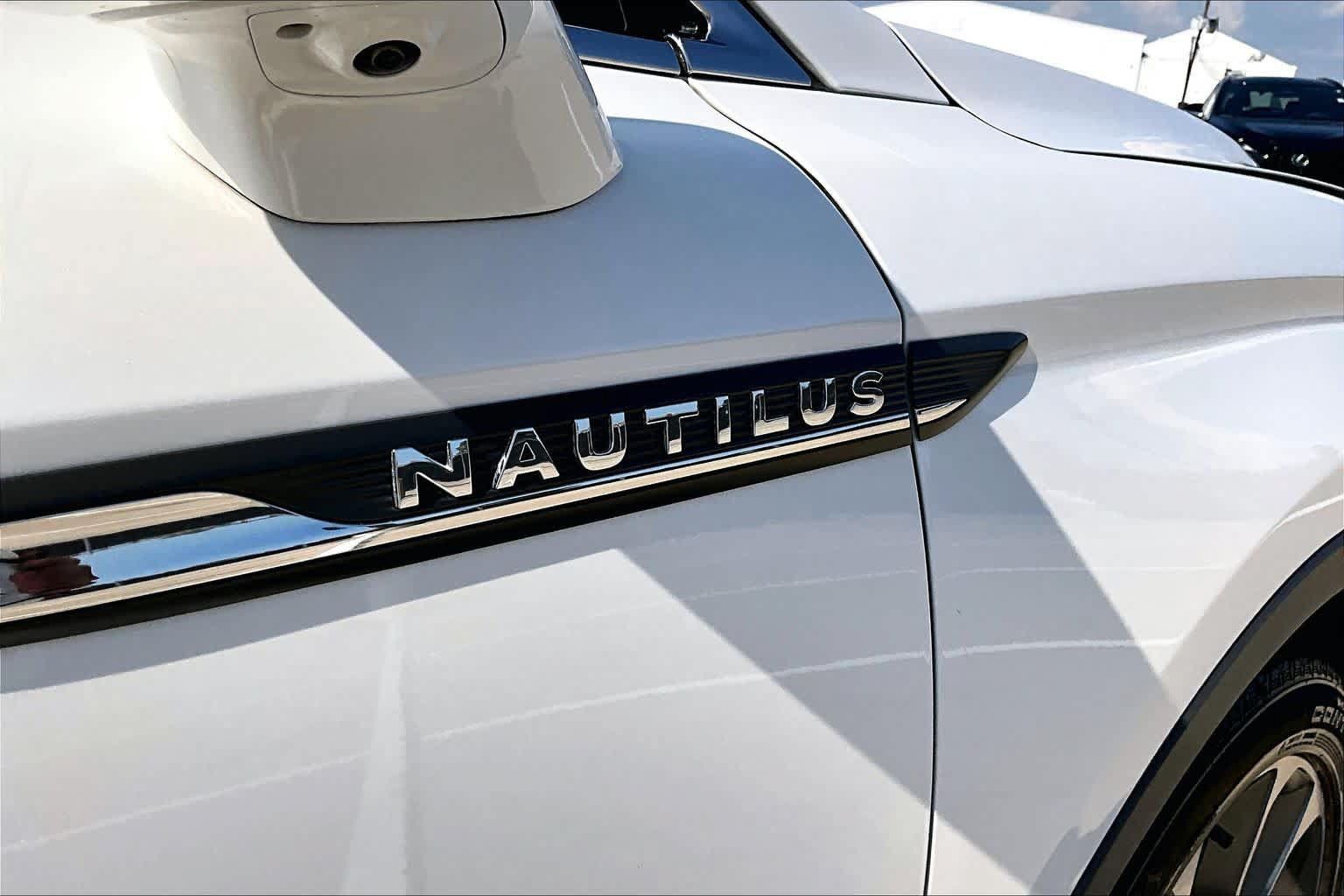 Used 2023 Lincoln Nautilus Reserve w/ Equipment Group 201A AWD/4WD image 10