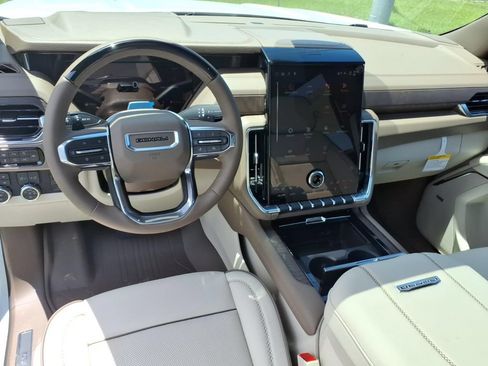 New 2026 GMC Yukon Denali w/ Denali Reserve Package AWD/4WD image 17