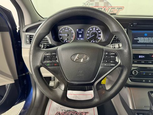 Used 2017 Hyundai Sonata SE w/ Cargo Package FWD image 13