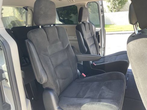 Used 2015 Dodge Grand Caravan SE w/ Quick Order Package 29E SE FWD image 21