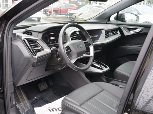 Used 2024 Audi Q4 e-tron Premium Plus w/ Premium Plus image 18