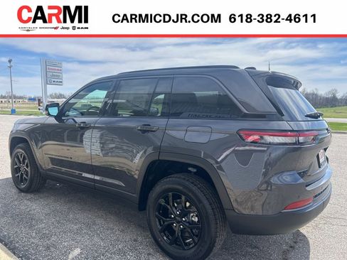New 2026 Jeep Grand Cherokee Altitude AWD/4WD image 4