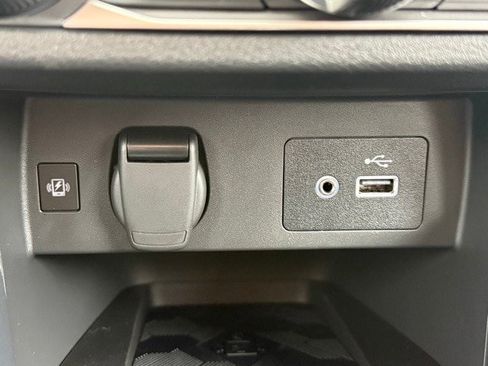 New 2025 Nissan Versa SV w/ Trunk Package image 27