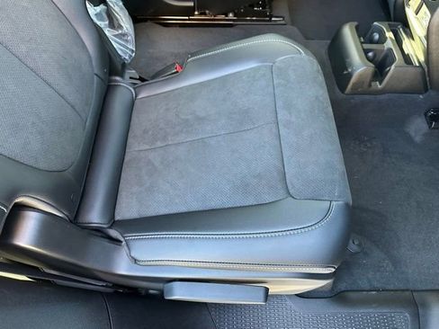 New 2025 Jeep Grand Cherokee L Laredo image 22