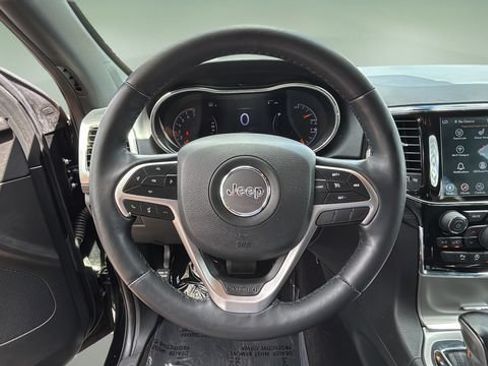Used 2022 Jeep Grand Cherokee Laredo X AWD/4WD image 12
