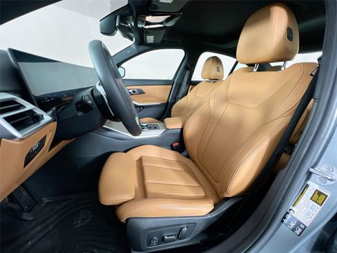 Used 2025 BMW 330i xDrive Sedan w/ Premium Package image 20