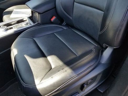 Used 2021 Ford Explorer Limited w/ Equipment Group 301A AWD/4WD image 13