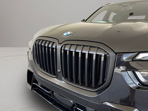 Used 2026 BMW X7 xDrive40i w/ M Sport Package image 2