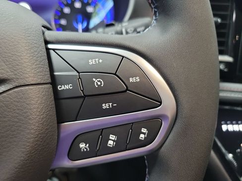 New 2027 Chrysler Pacifica Select AWD/4WD image 27