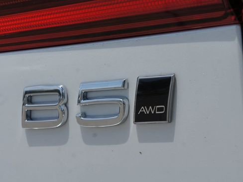 New 2026 Volvo XC60 B5 Plus w/ Protection Package Premier image 10