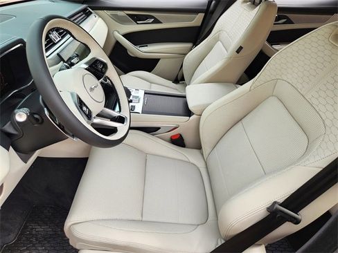 Used 2026 Jaguar F-PACE R-Dynamic S image 10