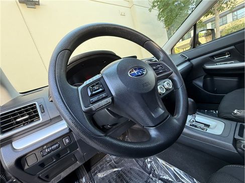 Used 2015 Subaru Crosstrek 2.0i Premium w/ Moonroof Package AWD/4WD image 9