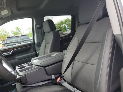 New 2026 GMC Sierra 1500 SLE w/ Preferred Package