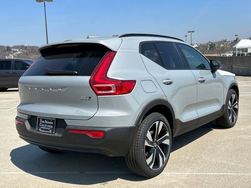 New 2026 Volvo XC40 B5 Ultra w/ Climate Package AWD/4WD image 2