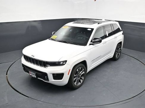 Used 2022 Jeep Grand Cherokee Overland AWD/4WD image 48