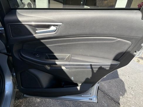 Used 2023 Ford Edge Titanium image 17