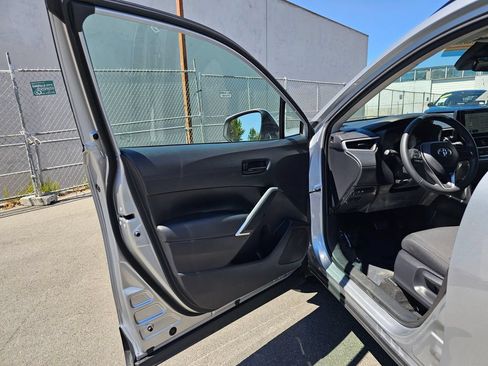 Certified 2024 Toyota Corolla Cross LE w/ Moonroof Package AWD/4WD image 18