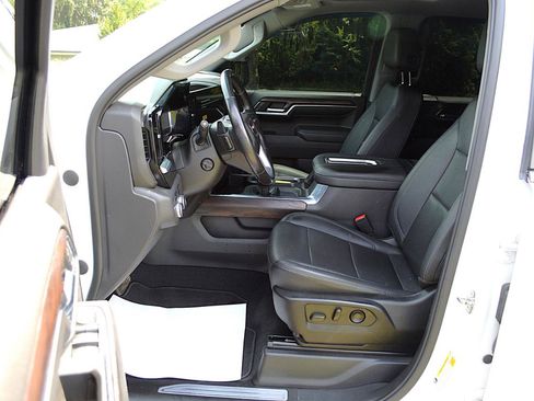 Used 2022 GMC Sierra 1500 SLT w/ SLT Convenience Package AWD/4WD image 13