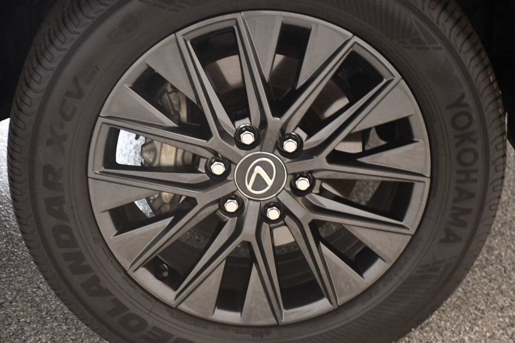 Used 2024 Lexus GX 550 w/ Cold Area Package AWD/4WD image 22