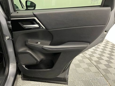 Used 2024 Mitsubishi Outlander SE image 42