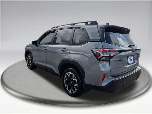 Certified 2025 Subaru Forester Premium AWD/4WD image 17