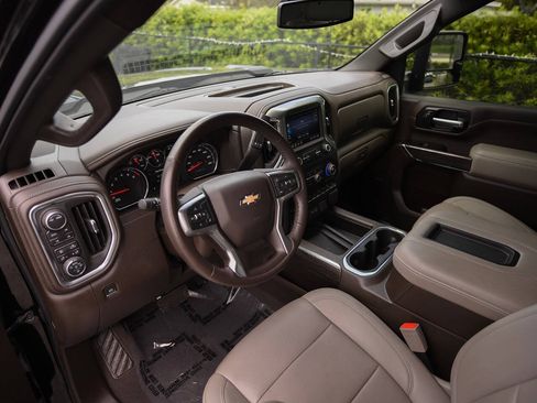 Used 2022 Chevrolet Silverado 2500 LTZ w/ LTZ Plus Package AWD/4WD image 11
