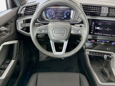 Used 2025 Audi Q3 2.0T Premium w/ Convenience Package image 5