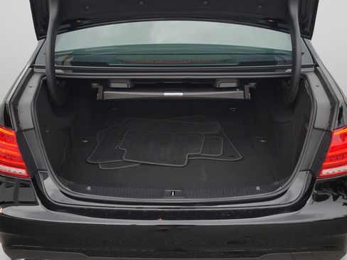Used 2016 Mercedes-Benz E 250 Sedan image 5