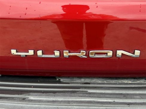 Used 2021 GMC Yukon Denali w/ Denali Ultimate Package image 10