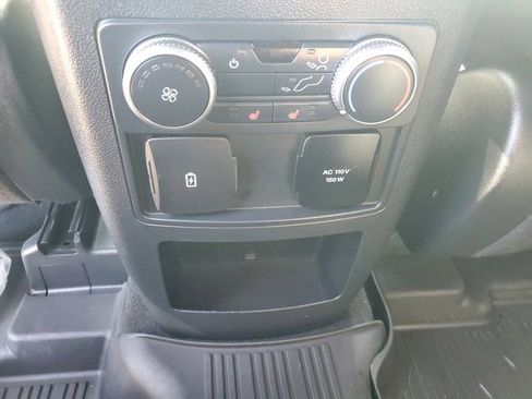 Used 2020 Ford Explorer Platinum w/ Premium Technology Package image 18