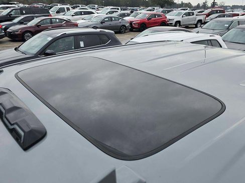 Used 2025 GMC Sierra 2500 AT4X image 19