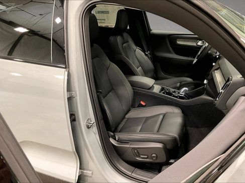 New 2026 Volvo XC40 B5 Plus w/ Protection Package Premier AWD/4WD image 11