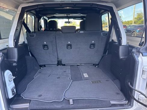 Used 2021 Jeep Wrangler Unlimited Sport image 11