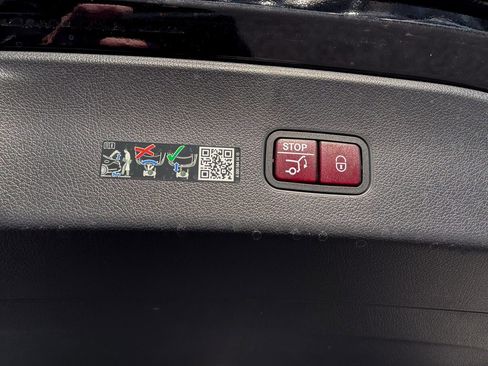 Used 2024 Mercedes-Benz GLC 300 4MATIC image 56