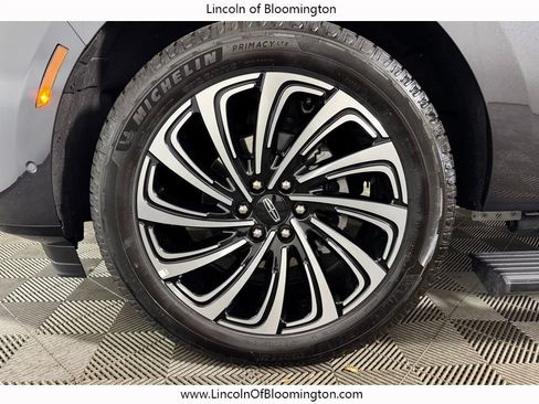 Used 2025 Lincoln Navigator Black Label AWD/4WD image 41