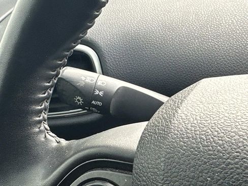 Used 2019 Toyota Prius XLE image 23