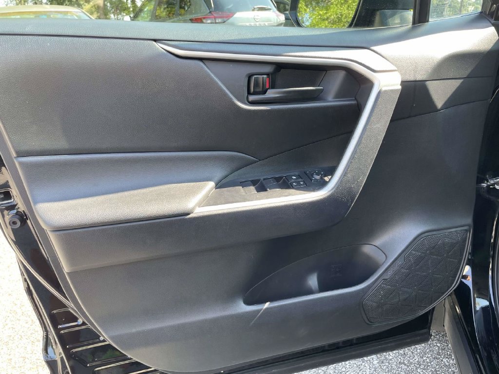 Used 2025 Toyota RAV4 LE FWD image 16