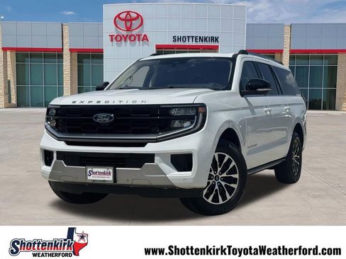 Used 2025 Ford Expedition Max Platinum AWD/4WD image 1