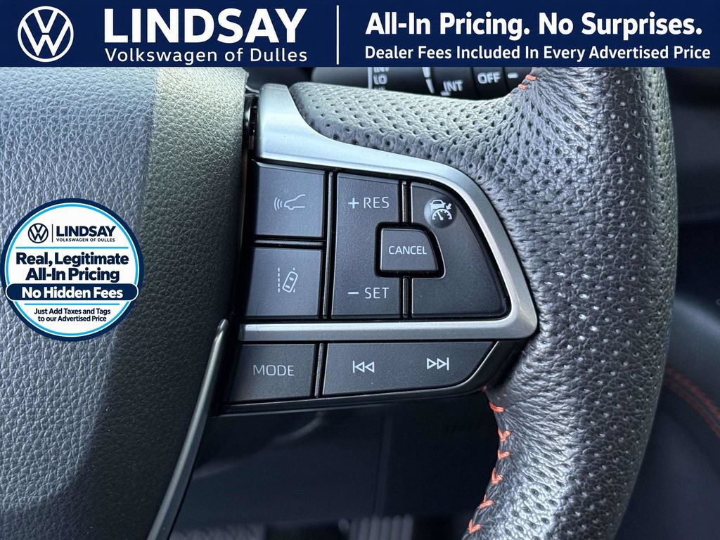 Used 2022 Toyota Sienna XSE w/ XSE Plus Package FWD image 25