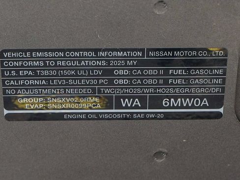 Used 2025 Nissan Sentra SR FWD image 32