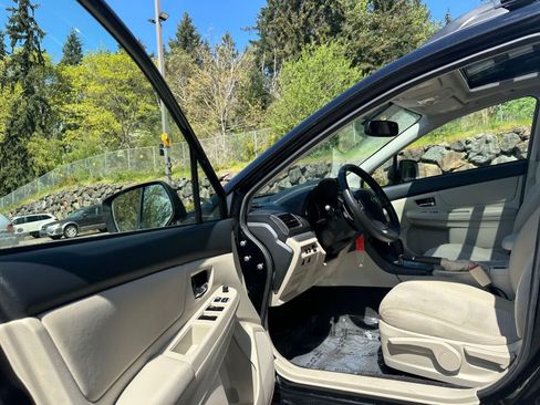 Used 2014 Subaru Crosstrek 2.0i Premium w/ Moonroof Package AWD/4WD image 17