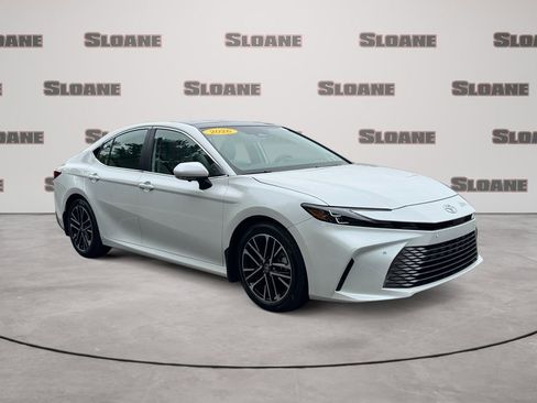 Used 2026 Toyota Camry XLE w/ Premium Plus Package FWD image 7