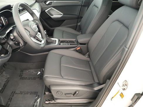 New 2025 Audi Q3 2.0T Premium image 24
