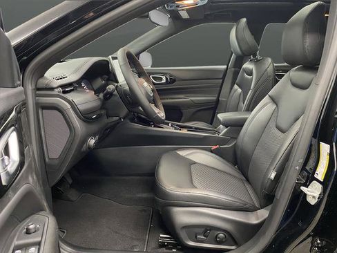 New 2026 Jeep Compass Latitude image 4