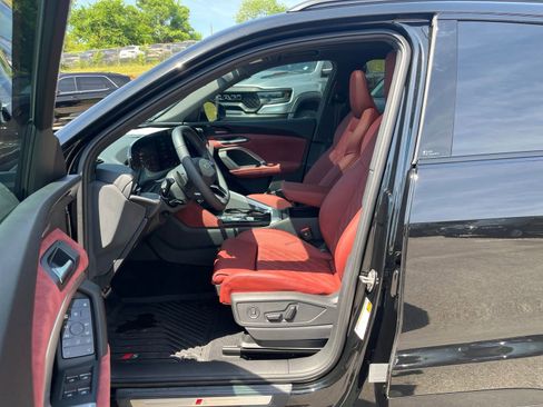 Used 2025 Audi SQ5 Prestige AWD/4WD image 29