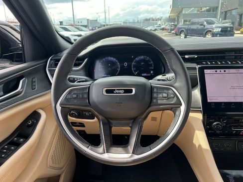 Certified 2023 Jeep Grand Cherokee Limited w/ Trailer Tow Prep Group (B) AWD/4WD image 10