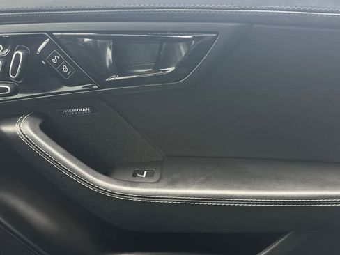 Used 2018 Jaguar F-TYPE R-Dynamic image 18