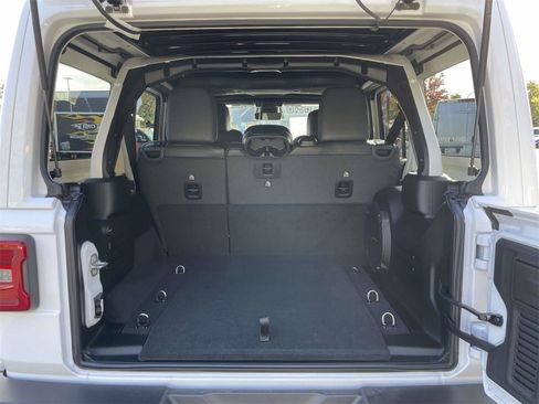 New 2026 Jeep Wrangler Unlimited Sahara image 30