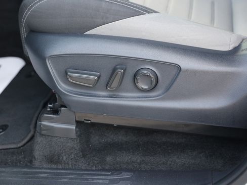 Used 2024 Toyota Tacoma TRD Off-Road image 44