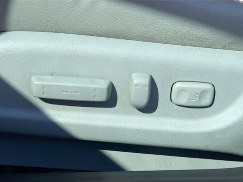 Used 2020 Acura ILX Premium Package image 25